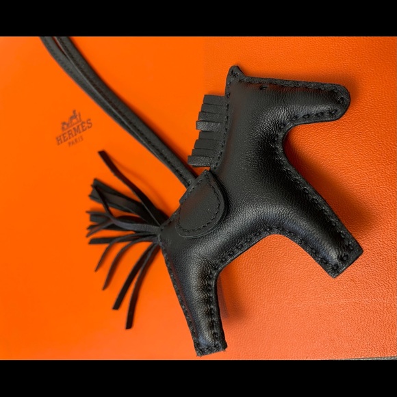 SOLD🖤Hermès Lambskin So Black Noir Rodeo Horse Charm MM - Picture 3 of 10